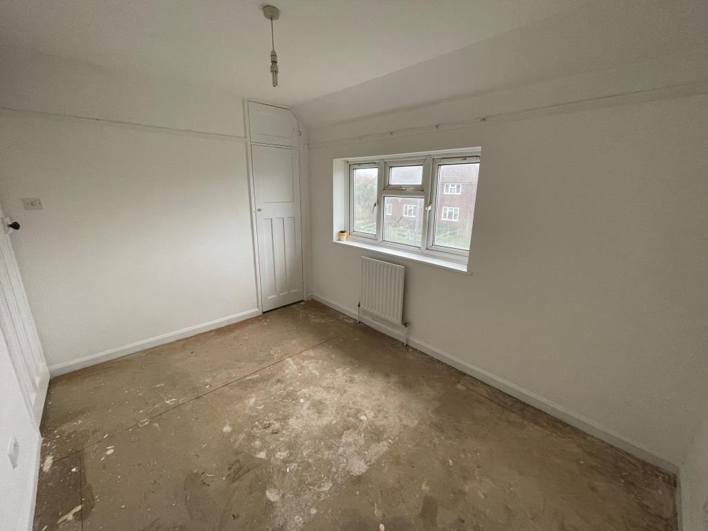 Lot: 102 - TWO-BEDROOM HOUSE FOR REFURBISHMENT - Bedroom two